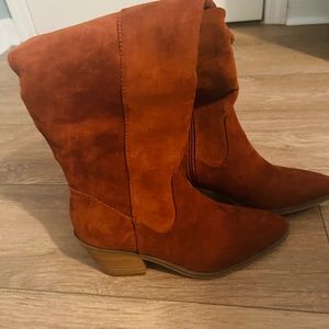 Universal Thread boots